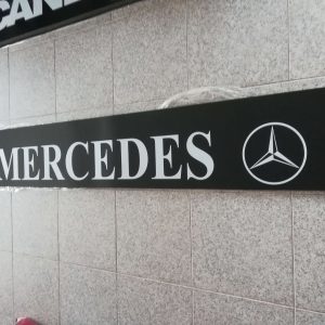 Pala Reboque Preta MERCEDES